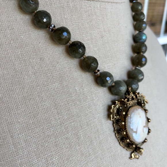 Vintage Cameo Necklace - Picture 3 of 4